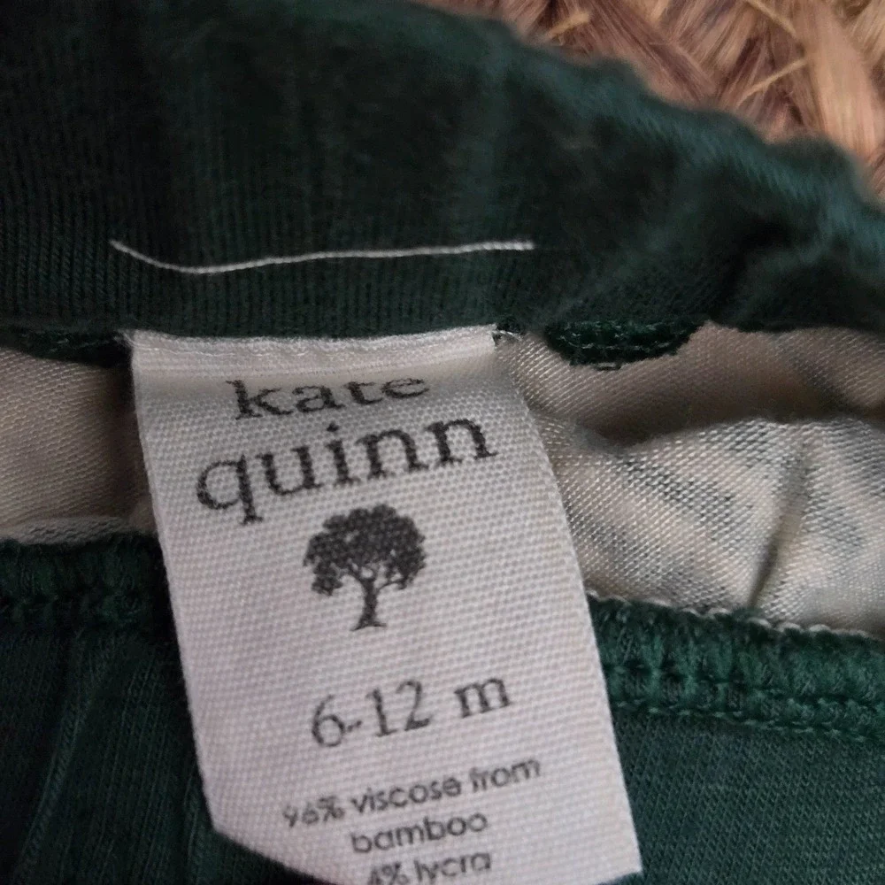 Kate Quinn Green and‎ White Bottom, Size 6-12 Months